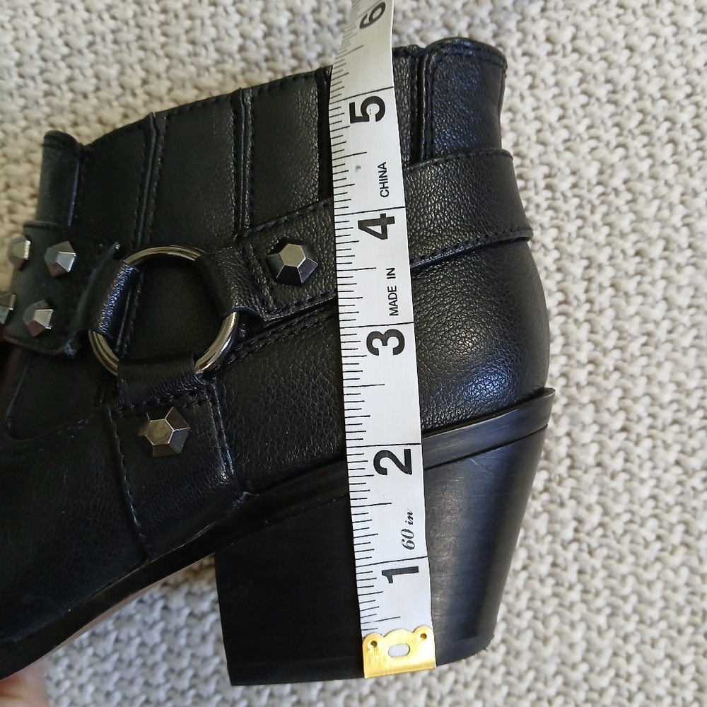 Vince Camuto Meskitte Western Bootie - Picture 6 of 16